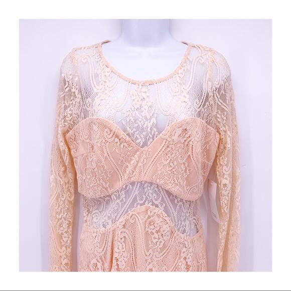 Tobi Peach Lace Long Sleeve Bodycon Mini Dress Size M - Picture 2 of 8
